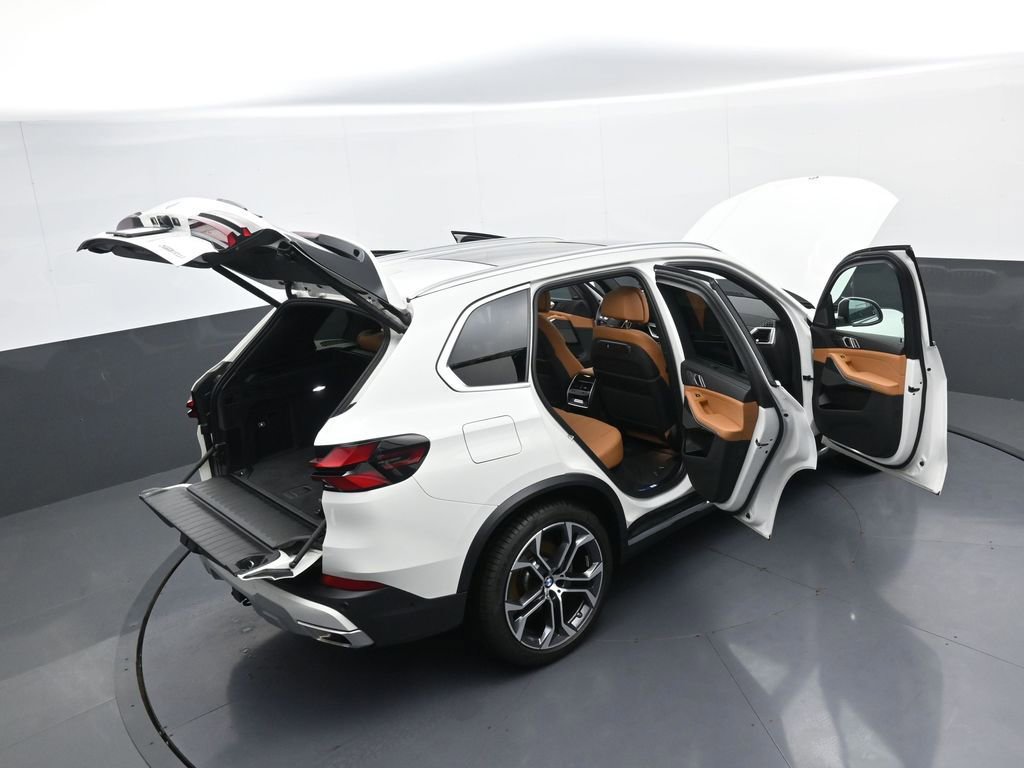 New 2026 BMW X5 xDrive40i w/ Climate Comfort Package image 43