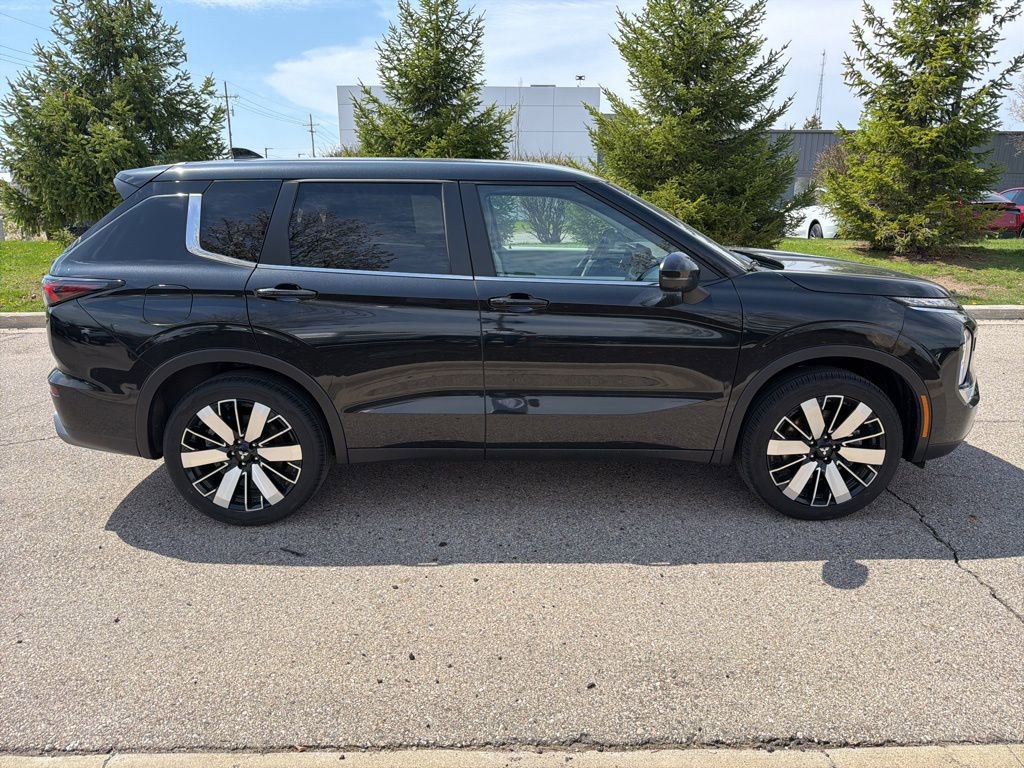 Used 2025 Mitsubishi Outlander SE AWD/4WD image 6