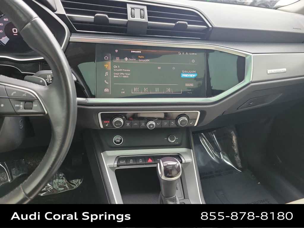 Used 2023 Audi Q3 2.0T Premium image 24