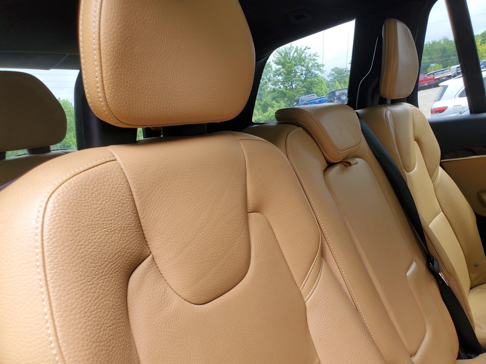 Used 2017 Volvo XC90 T6 Momentum w/ Vision Package AWD/4WD image 31