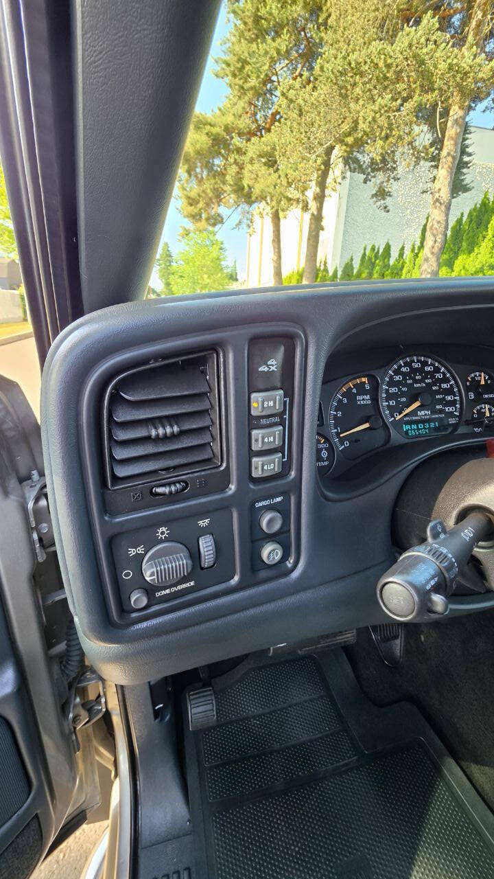 Used 2001 Chevrolet Silverado 2500 LT w/ Off-Road Skid Plate Pkg AWD/4WD image 13