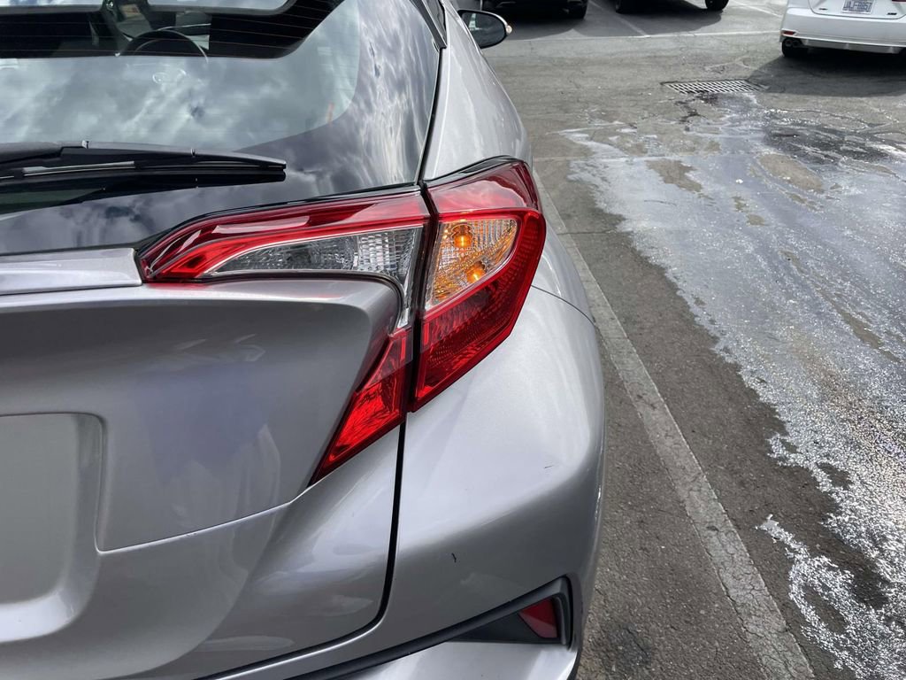 Used 2019 Toyota C-HR LE image 16