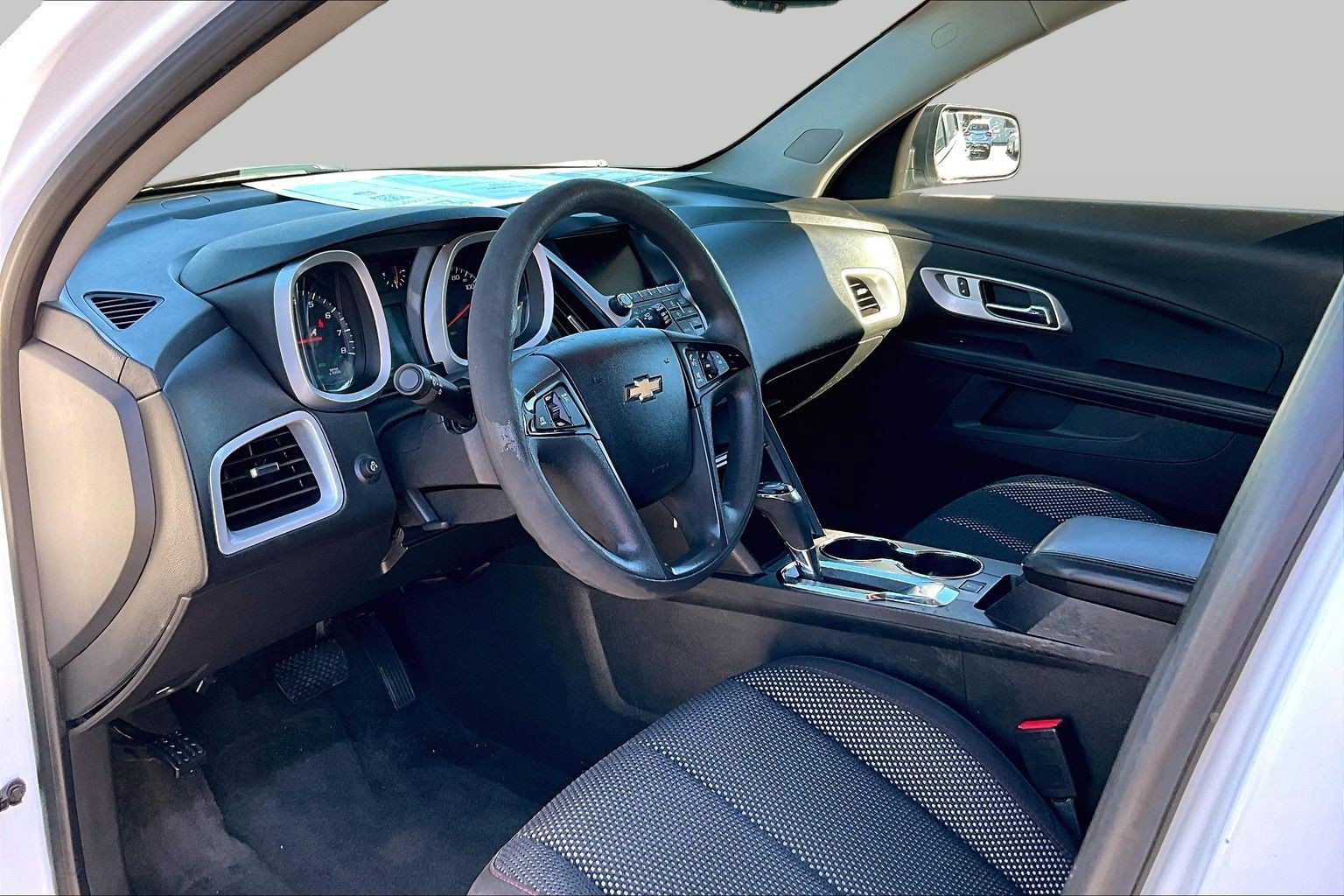 Used 2017 Chevrolet Equinox LS AWD/4WD image 12