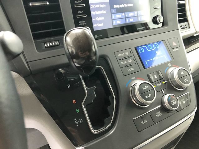 Used 2019 Toyota Sienna XLE FWD image 25