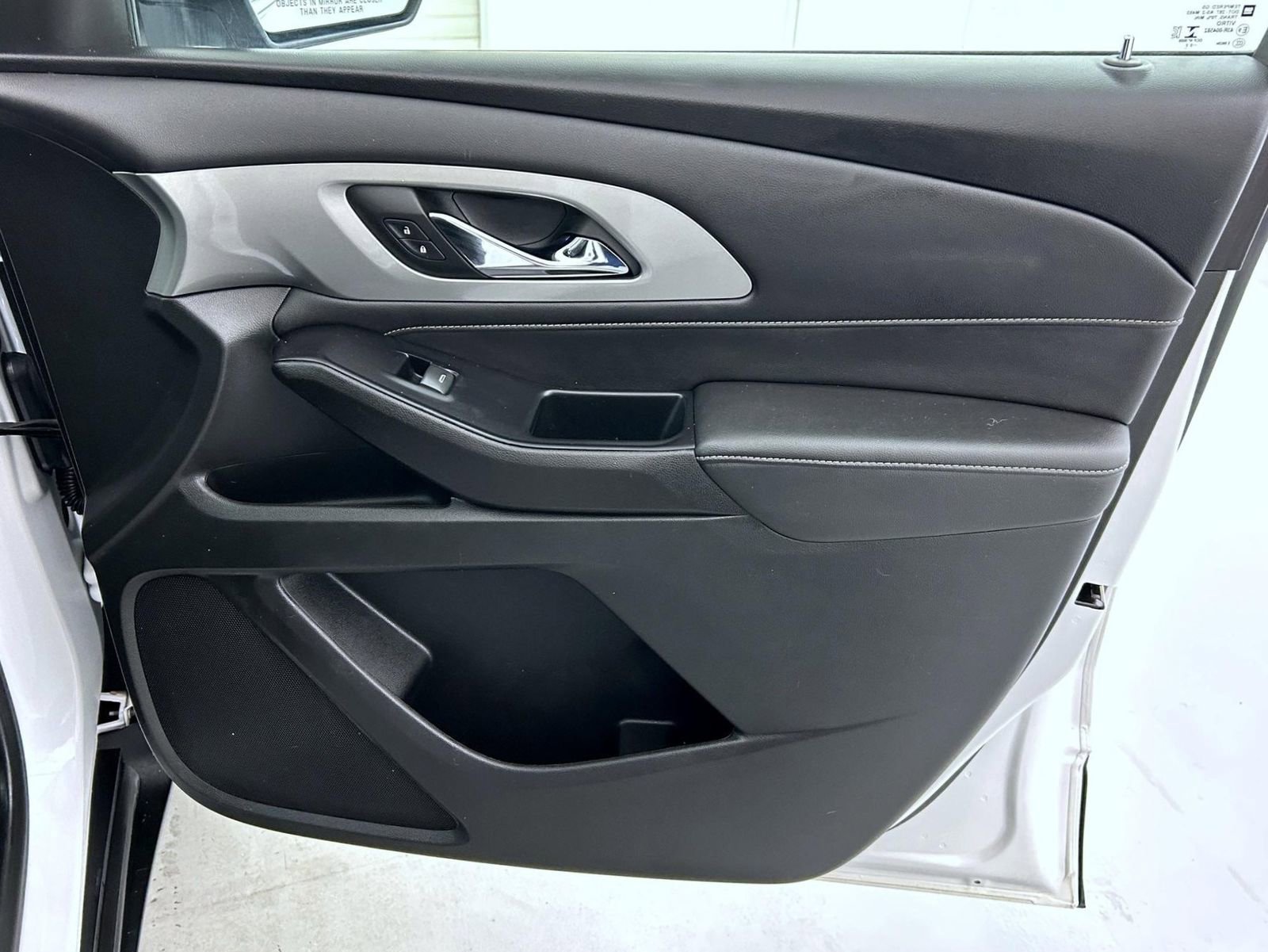 Used 2023 Chevrolet Traverse LT image 16