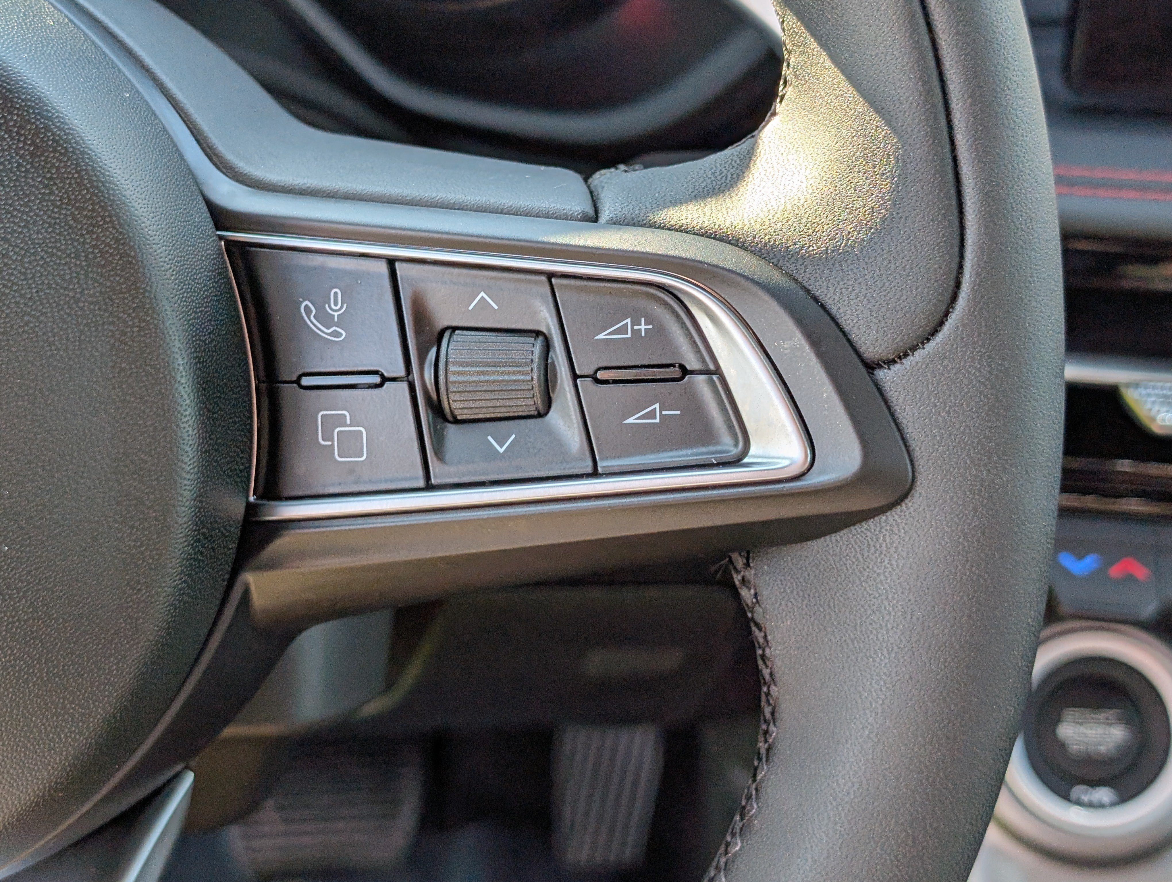 Used 2024 Dodge Hornet R/T Plus w/ R/T Blacktop Package AWD/4WD image 26