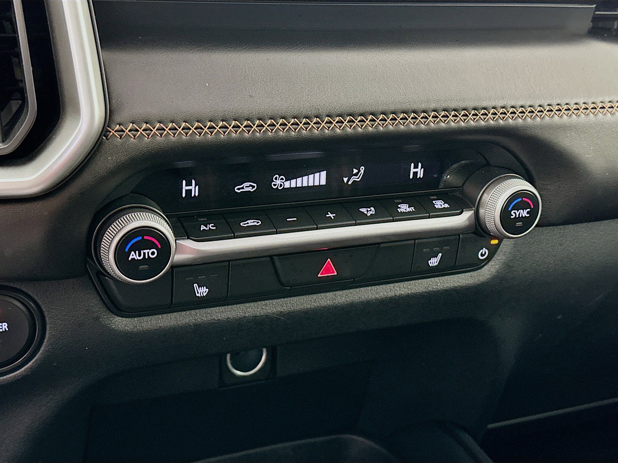 Used 2025 MAZDA CX-50 AWD 2.5 Hybrid w/ Premium Pkg image 24