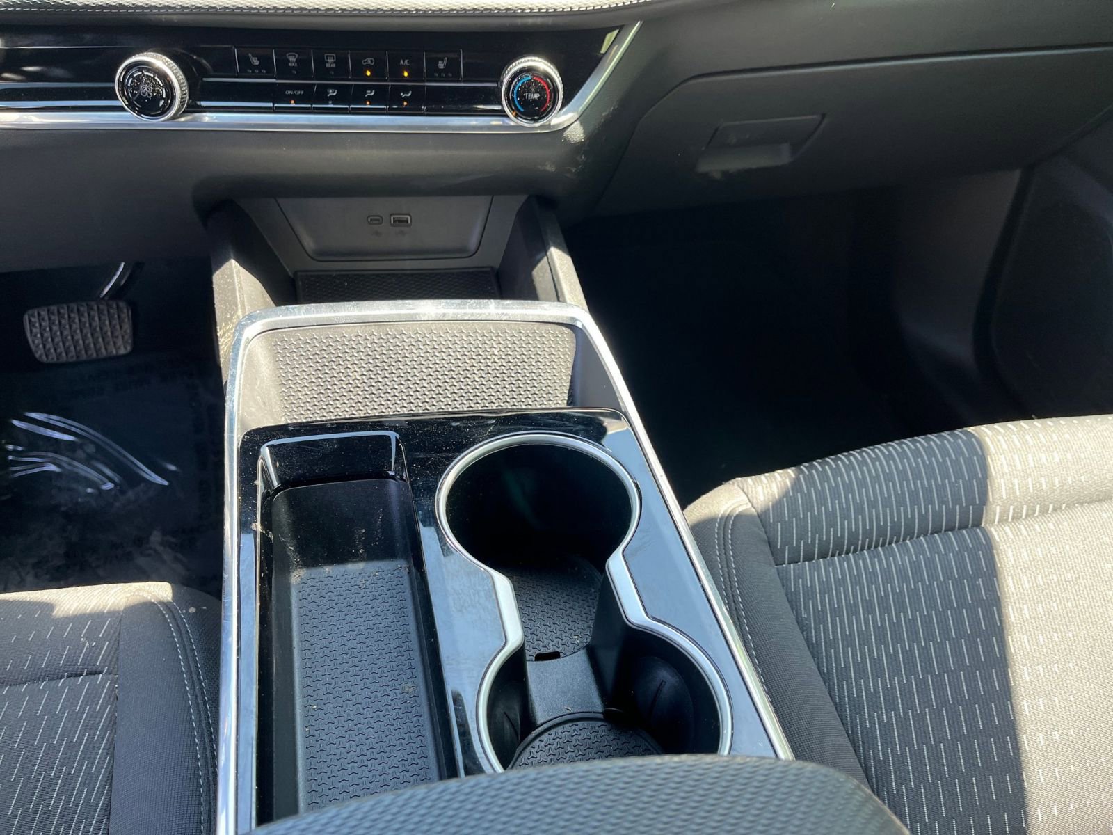 Used 2025 Chevrolet Equinox LT FWD image 41