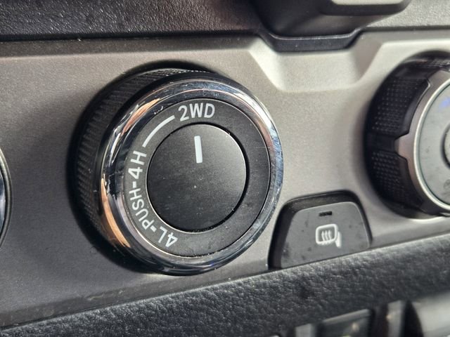 Used 2022 Toyota Tacoma Limited image 23