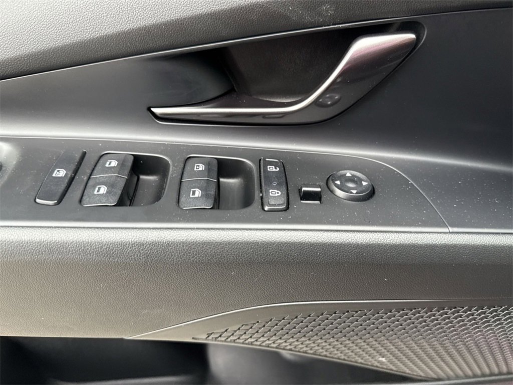 Used 2022 Hyundai Elantra N image 38