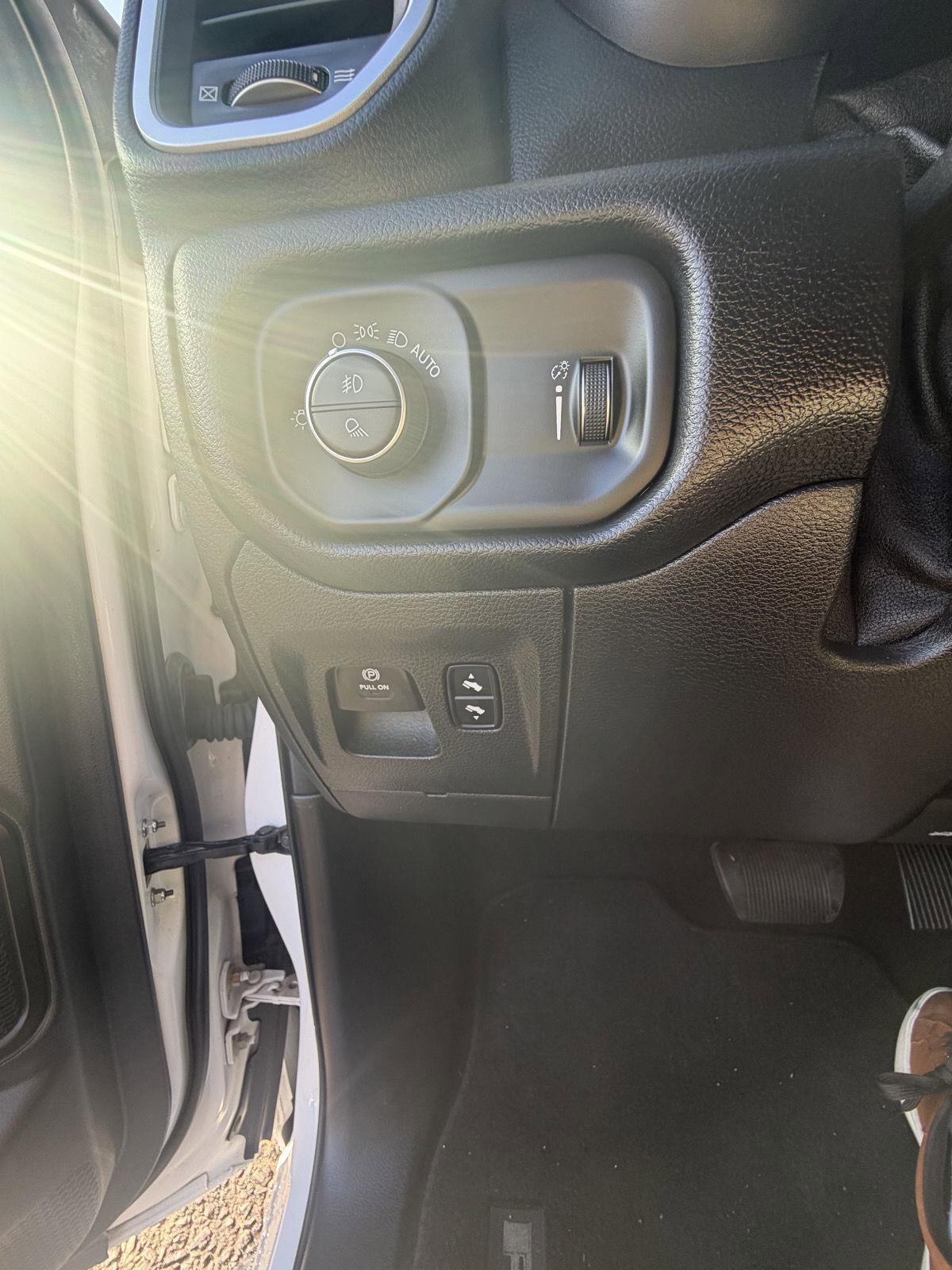 Used 2020 RAM 1500 Big Horn AWD/4WD image 11