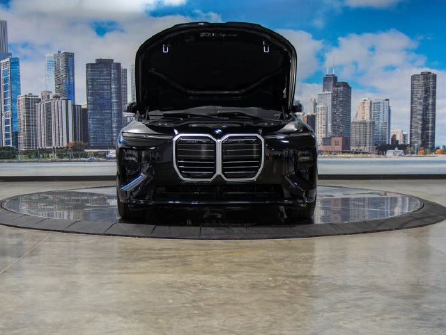 Used 2027 BMW 740i xDrive w/ Premium Package AWD/4WD image 3