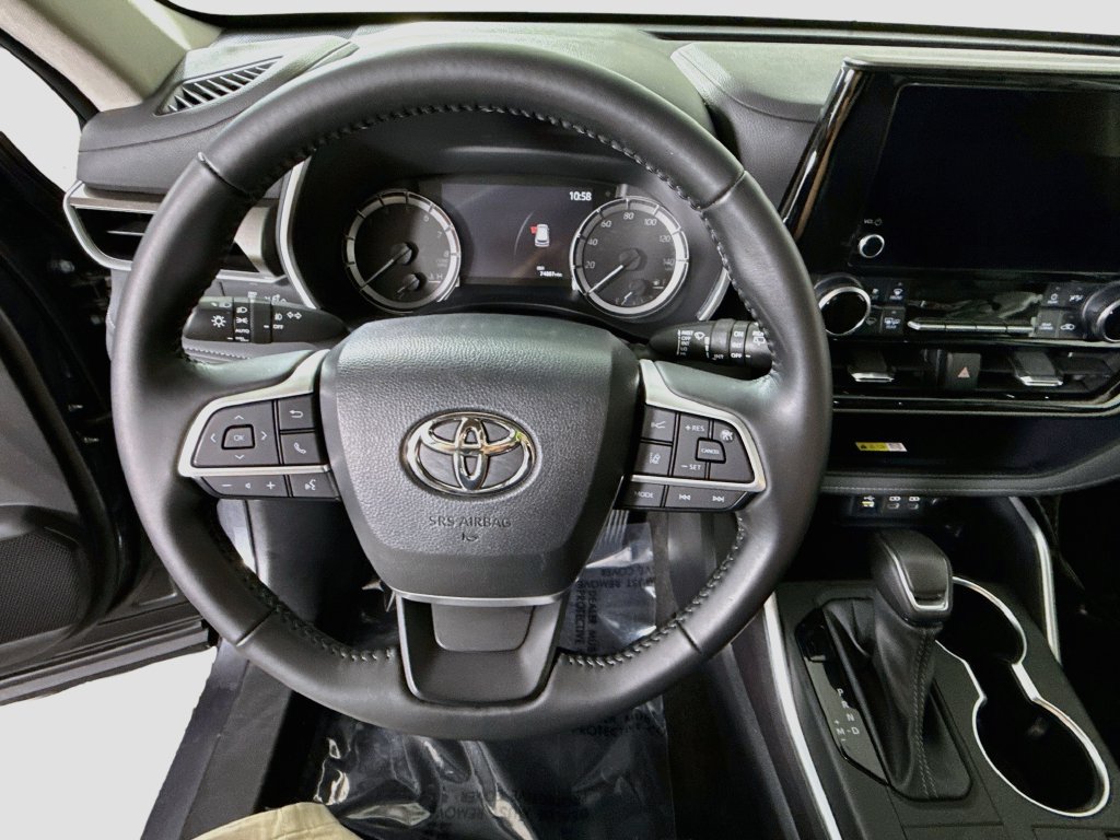 Used 2023 Toyota Highlander XLE FWD image 21