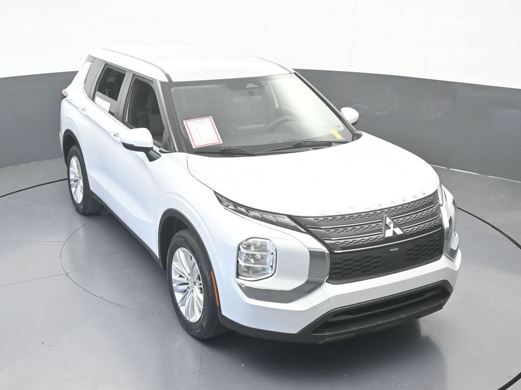 Used 2024 Mitsubishi Outlander ES FWD image 57