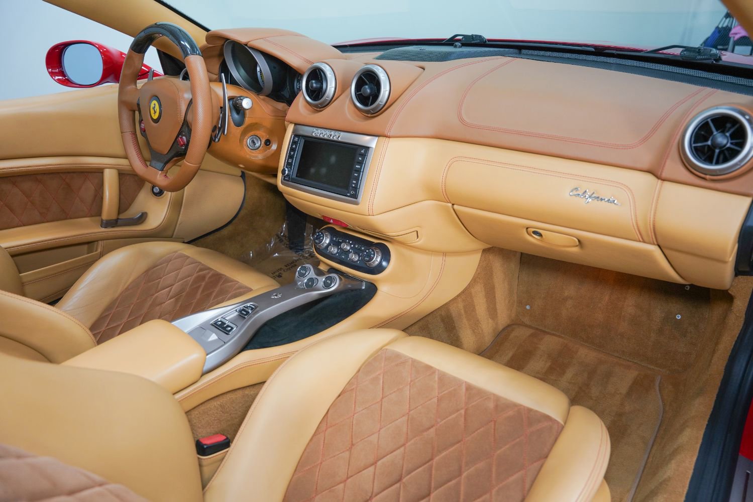 Used 2013 Ferrari California RWD image 28