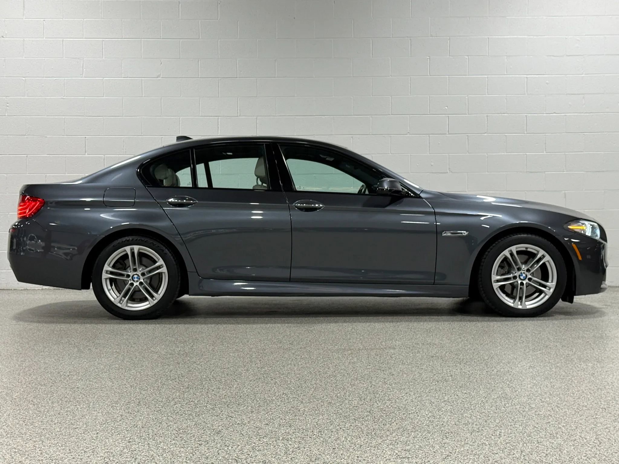 Used 2015 BMW 528i xDrive Sedan AWD/4WD image 5