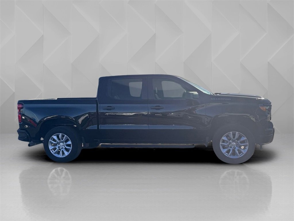 Used 2023 Chevrolet Silverado 1500 Custom image 4