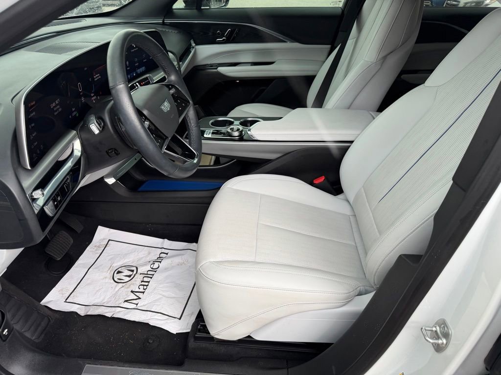 Used 2024 Cadillac Lyriq Sport image 23