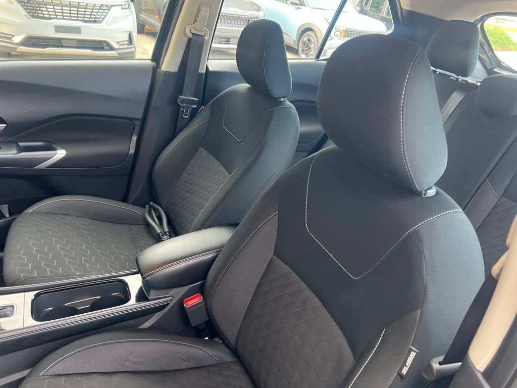 Certified 2024 Nissan Kicks SV w/ Interior Electronics Package FWD image 5