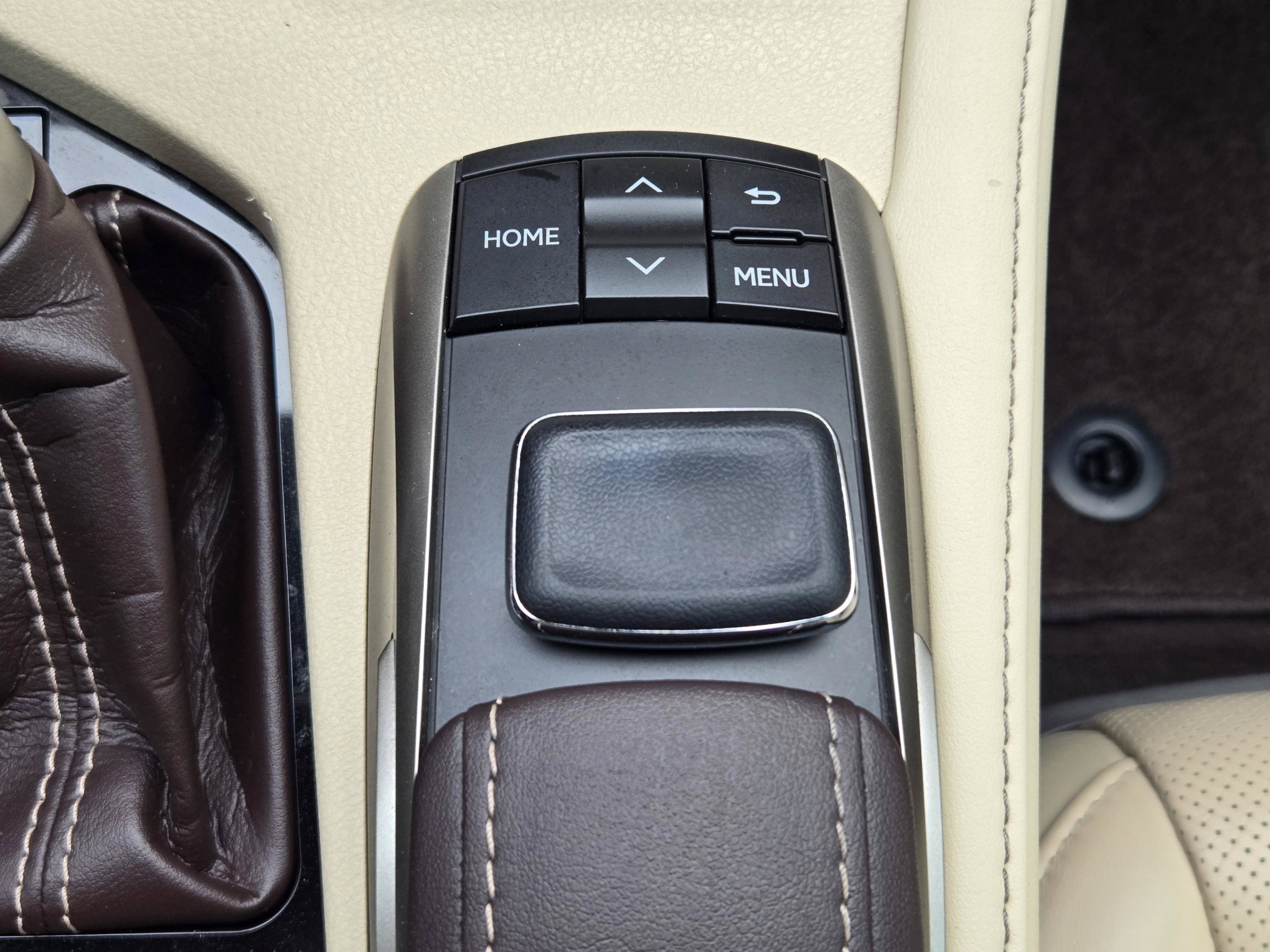 Used 2018 Lexus ES 350 w/ Luxury Package w/Wood Trim FWD image 18
