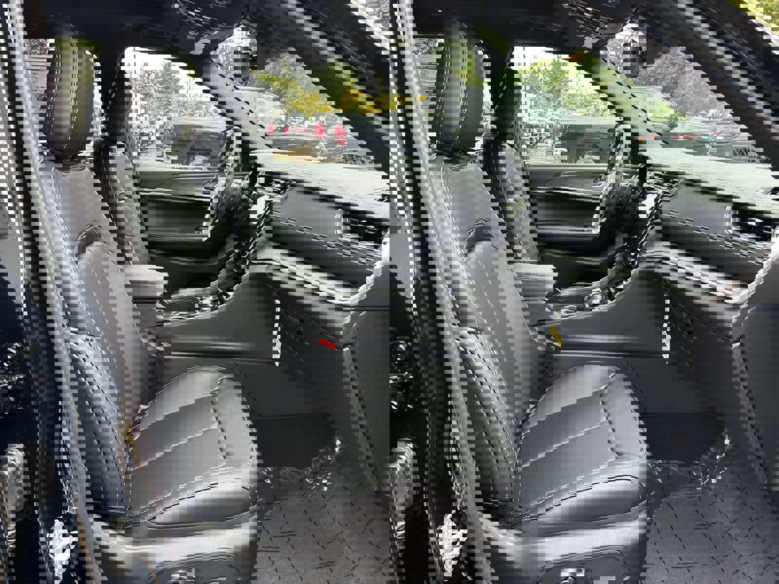 New 2025 Jeep Grand Cherokee Limited w/ Luxury Tech Group II image 4