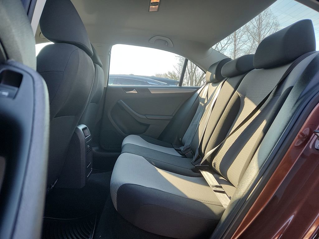 Used 2017 Volkswagen Jetta S image 10