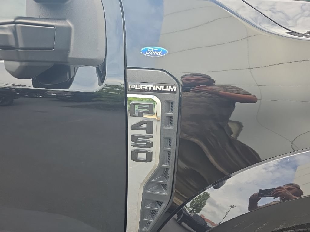 Used 2023 Ford F450 Platinum w/ FX4 Off-Road Package AWD/4WD image 5