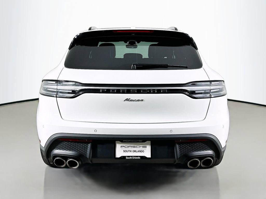 Certified 2024 Porsche Macan AWD/4WD image 10