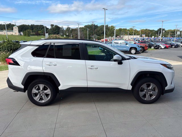 Used 2025 Toyota RAV4 XLE AWD/4WD image 8
