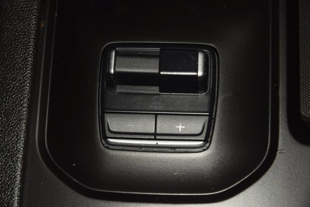 Used 2023 GMC Sierra 1500 AT4 w/ Technology Package AWD/4WD image 34