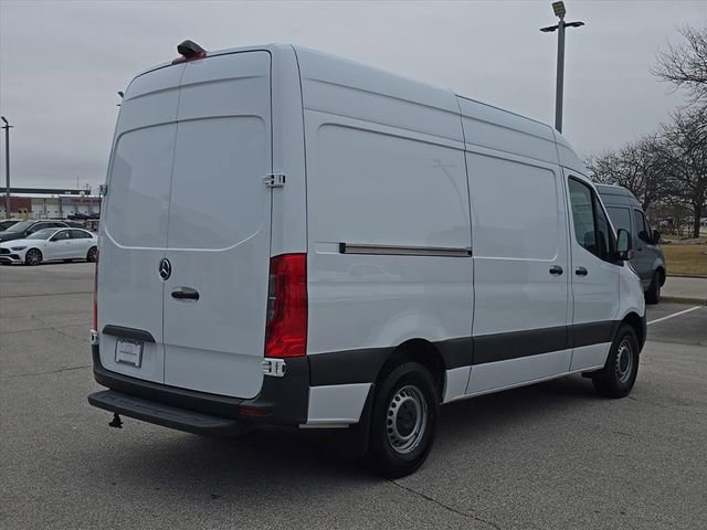 Used 2023 Mercedes-Benz Sprinter 144 Cargo image 4