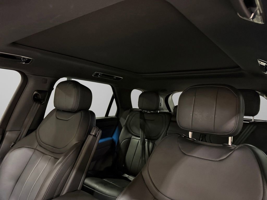 Used 2025 Land Rover Range Rover Sport Dynamic SE image 40