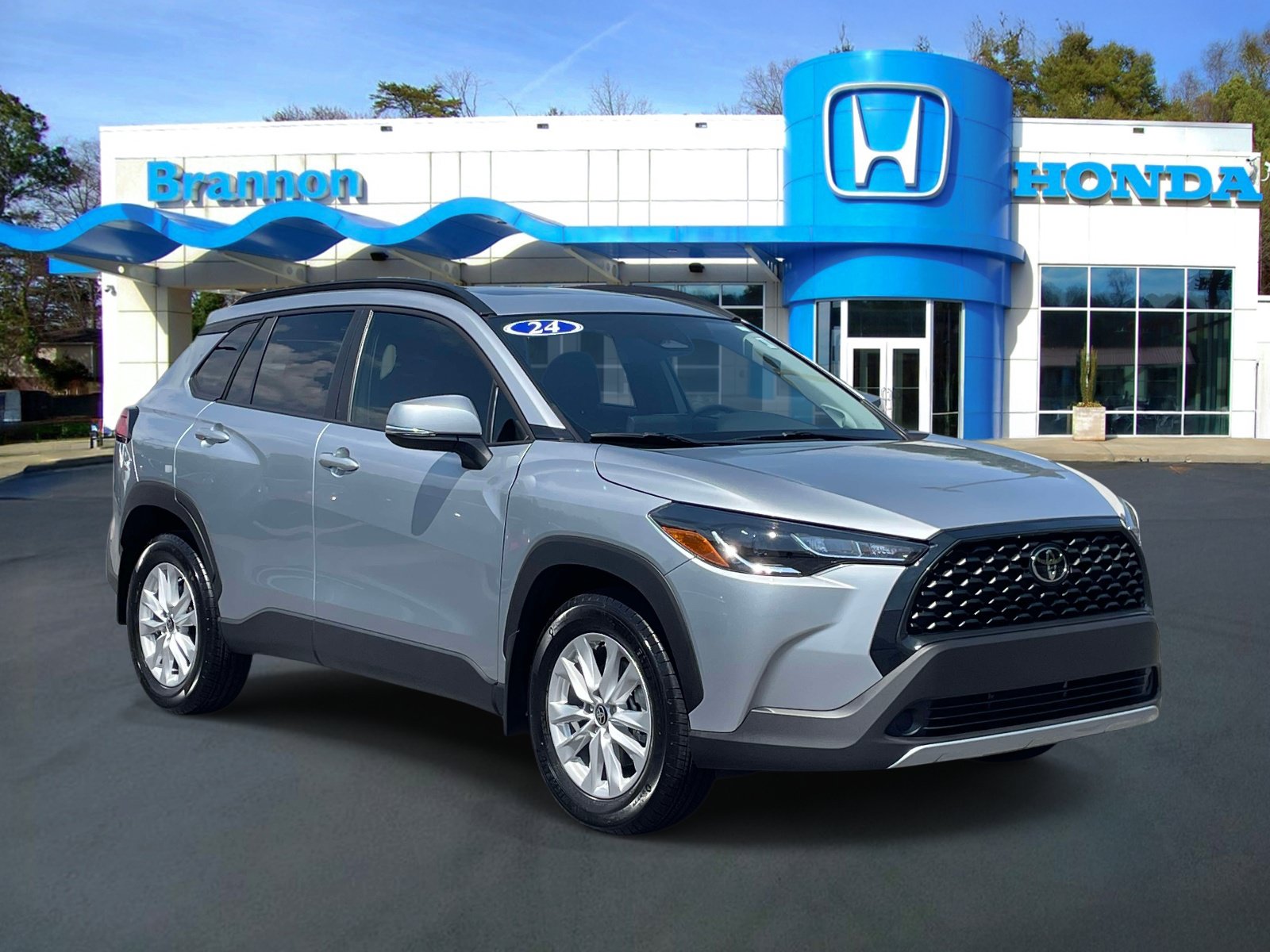 Used 2024 Toyota Corolla Cross LE w/ Moonroof Package