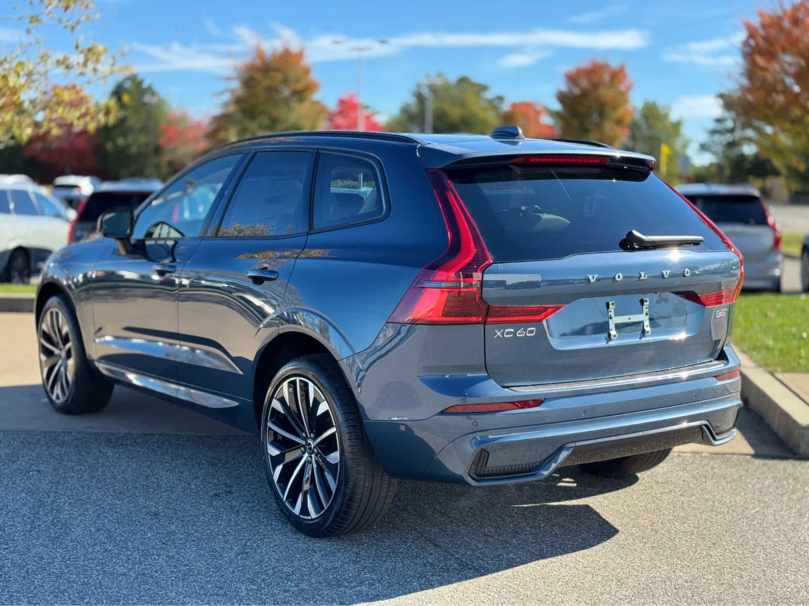 New 2026 Volvo XC60 B5 Ultra w/ Protection Package Premier image 6