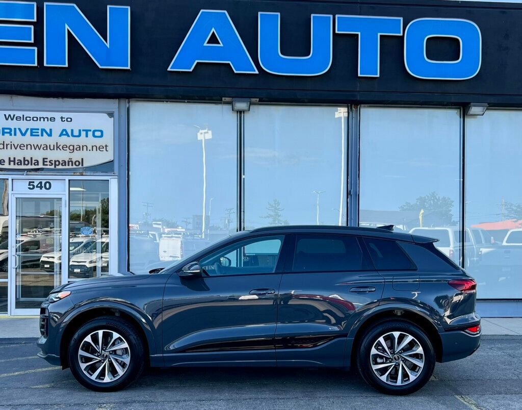 Used 2025 Audi Q6 e-tron Premium w/ Convenience Package AWD/4WD image 2