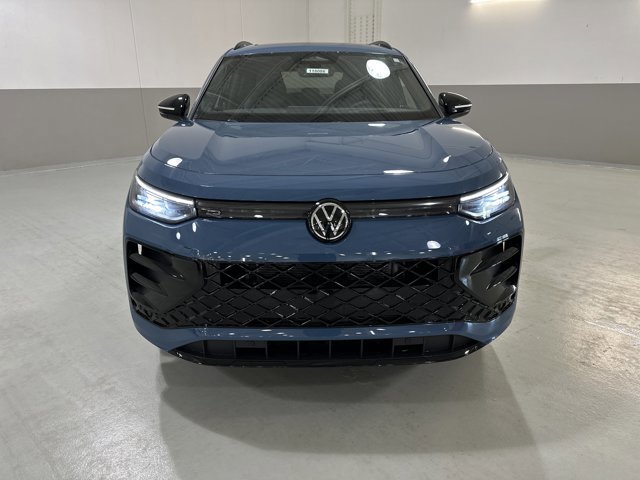 New 2026 Volkswagen Tiguan SE R-Line image 2