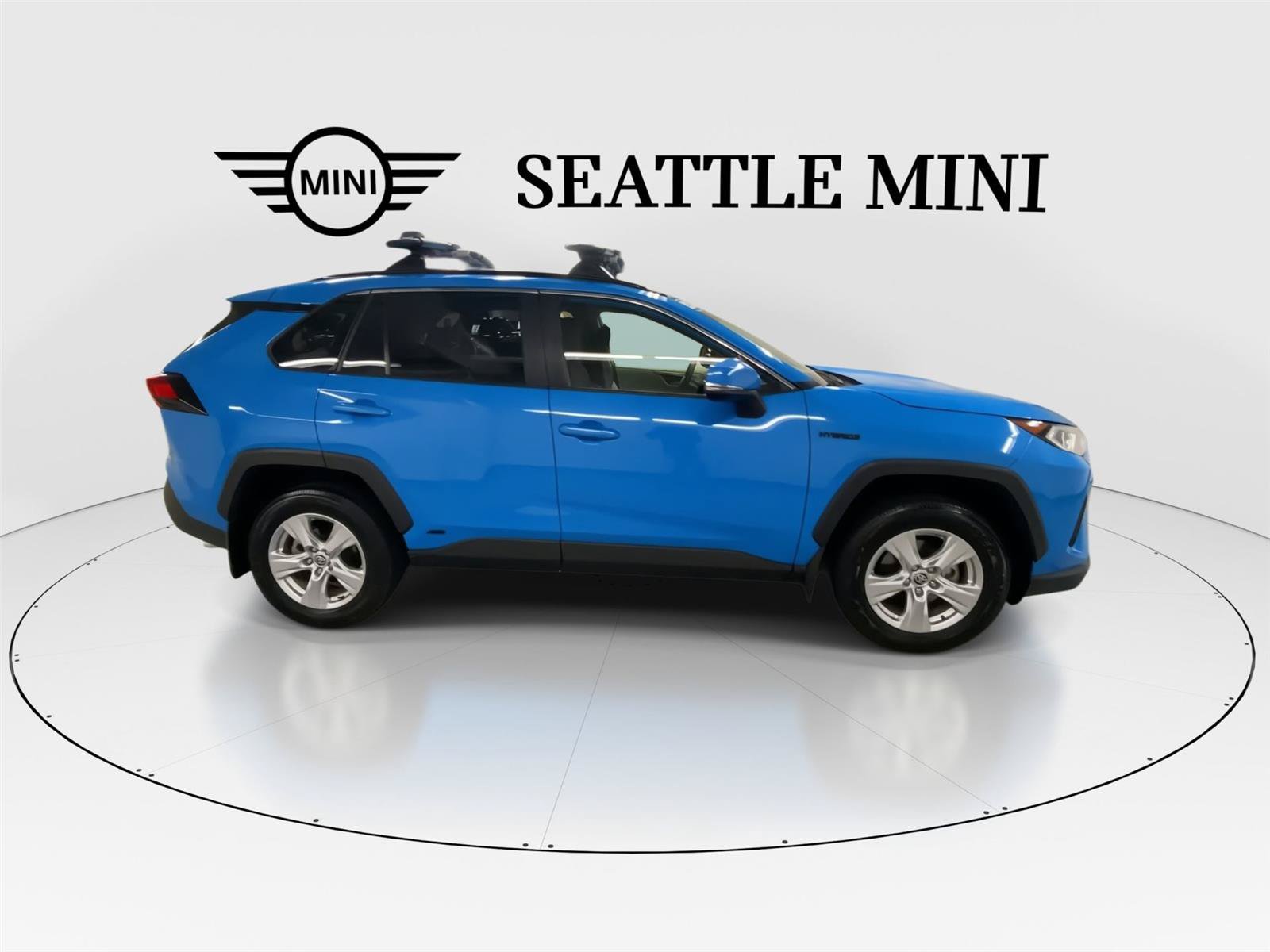 Used 2020 Toyota RAV4 XLE w/ XLE Grade Weather Package AWD/4WD image 12