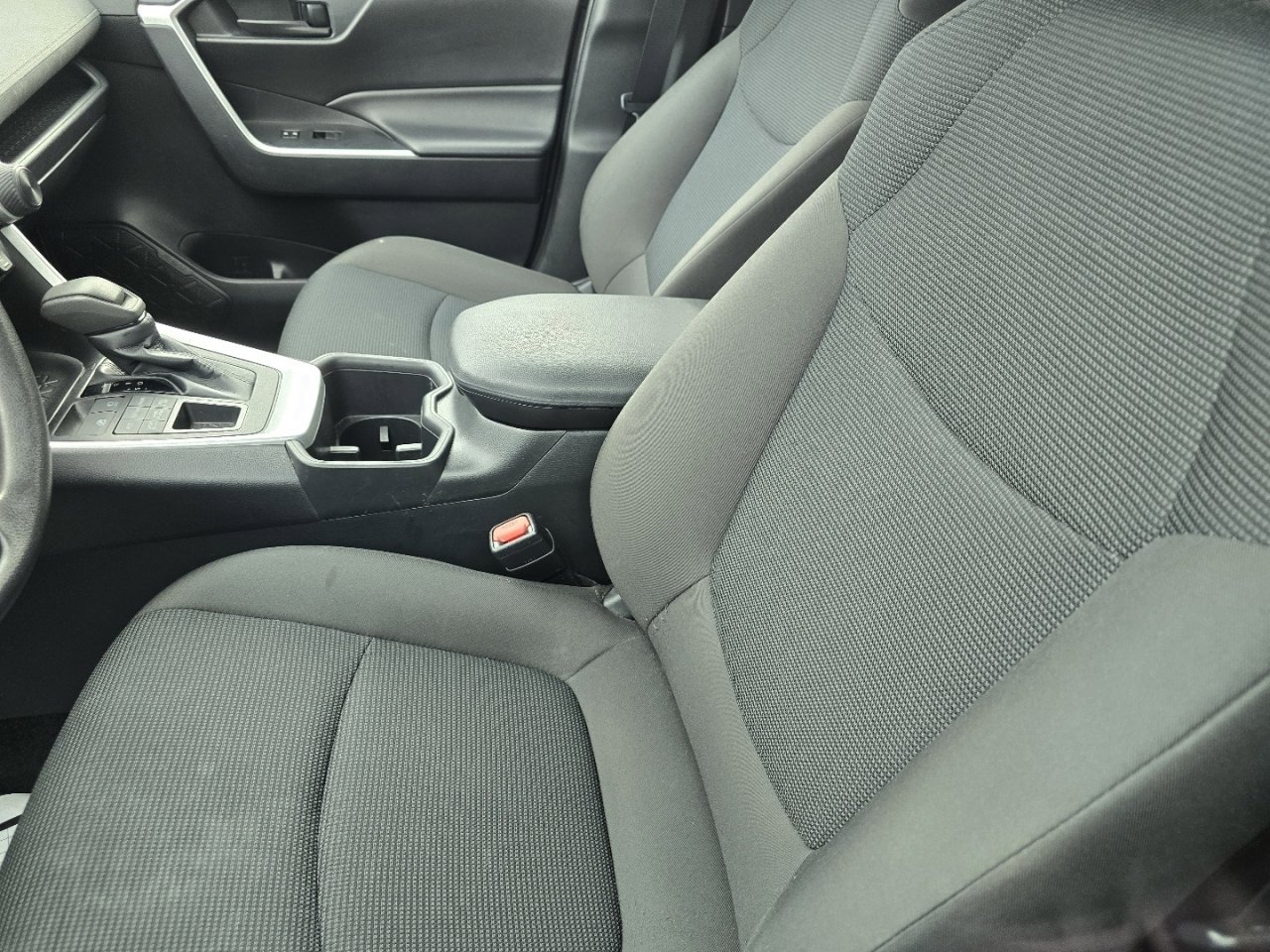 Used 2024 Toyota RAV4 LE image 18