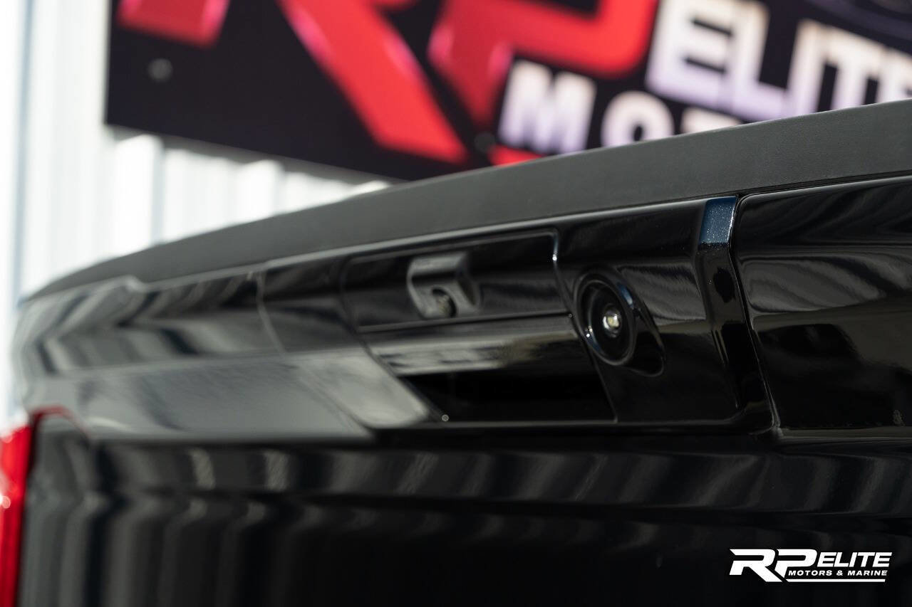 Used 2023 Ford F450 Lariat w/ FX4 Off-Road Package image 32