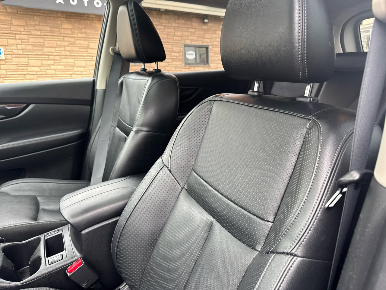 Used 2017 Nissan Rogue SL w/ SL Premium Package image 21