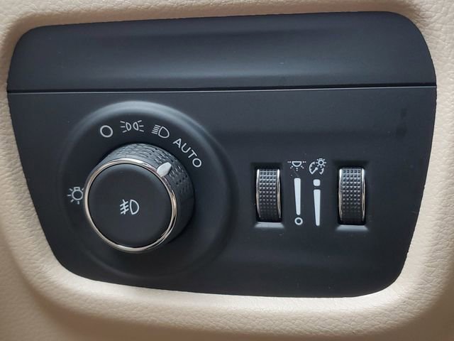 Certified 2024 Jeep Grand Cherokee L Limited AWD/4WD image 37