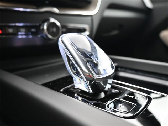 New 2026 Volvo XC60 B5 Core w/ Climate Package image 12