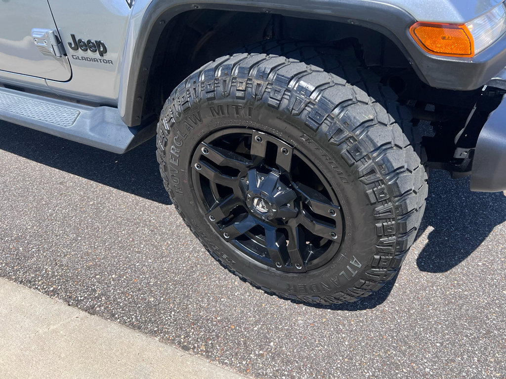 Used 2021 Jeep Gladiator Sport image 4