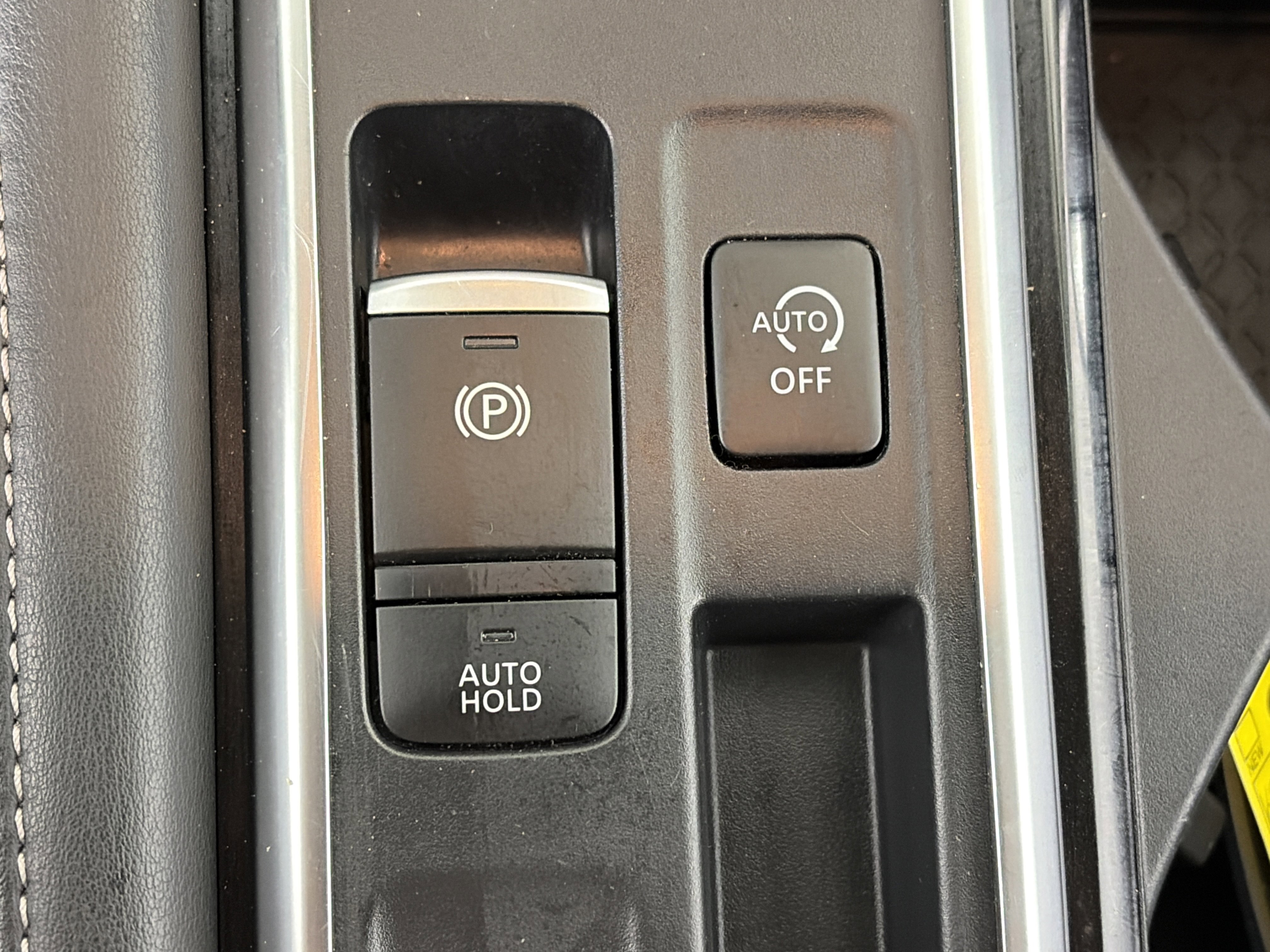 Used 2024 Nissan Pathfinder SV image 26