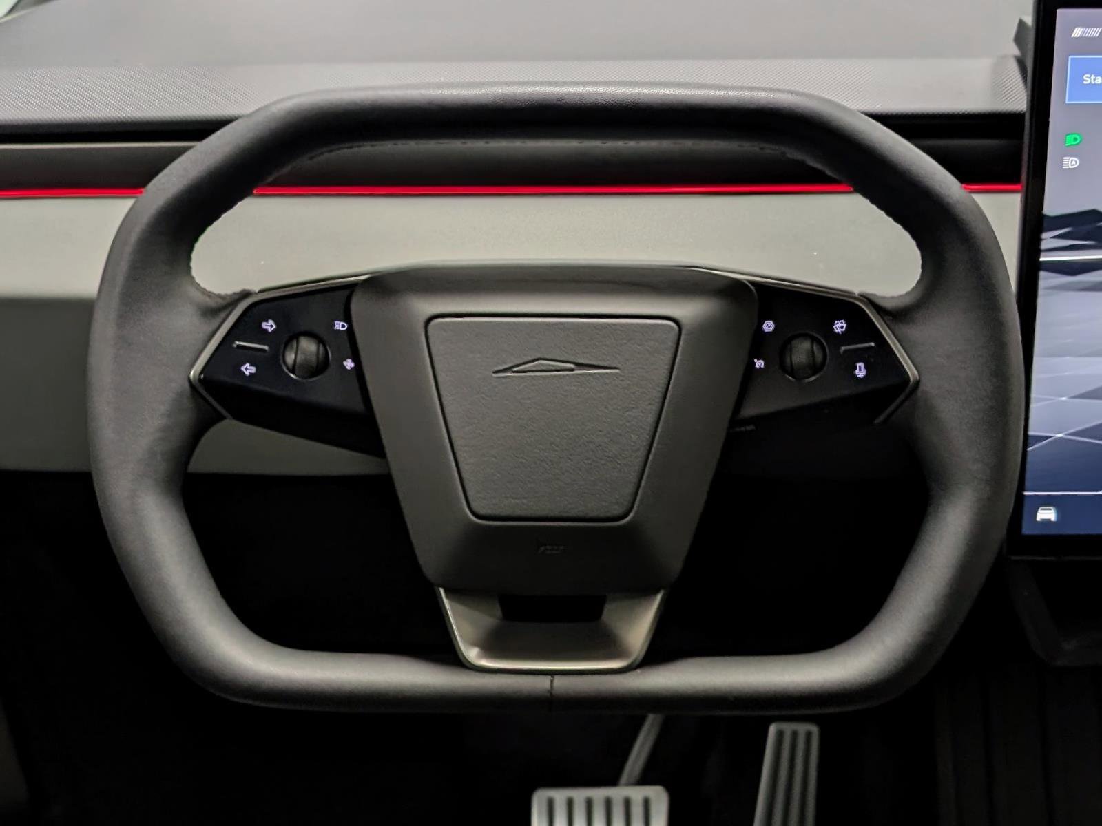 Used 2025 Tesla Cybertruck AWD Crew Cab image 34