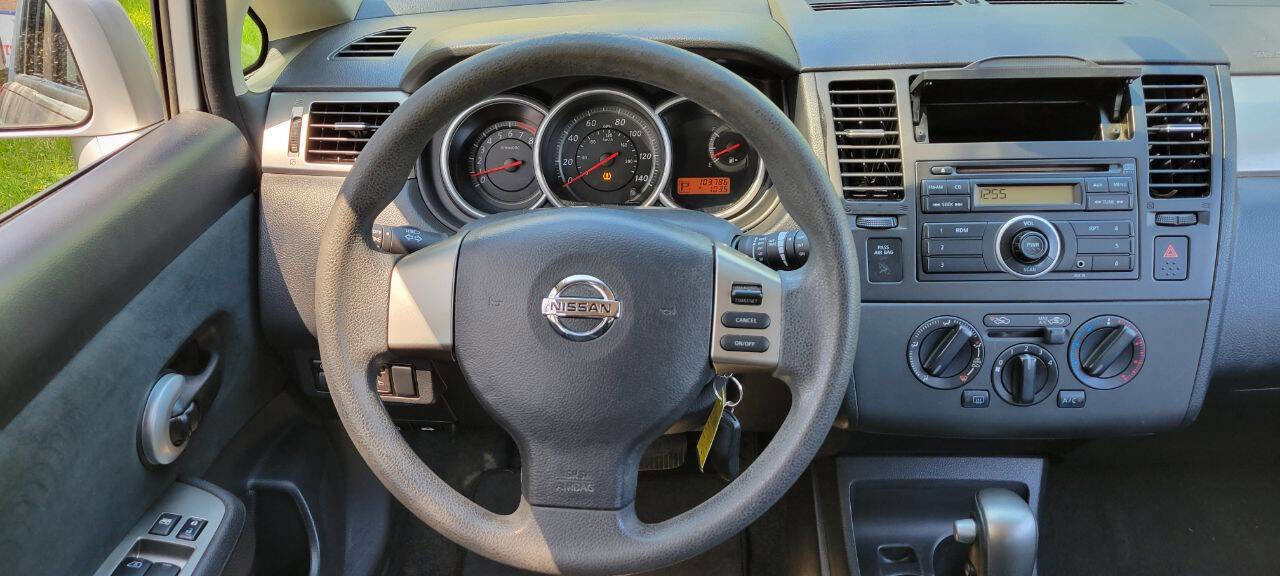 Used 2011 Nissan Versa 1.8 S w/ Plus Pkg FWD image 17