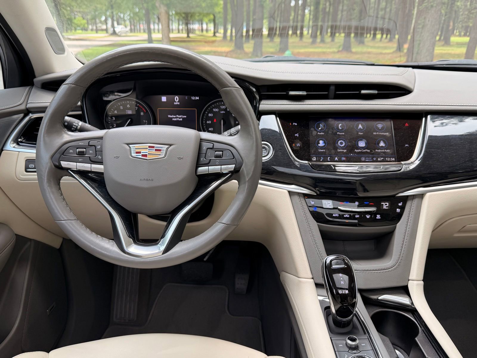 Used 2025 Cadillac XT6 Premium Luxury w/ Technology Package FWD image 3