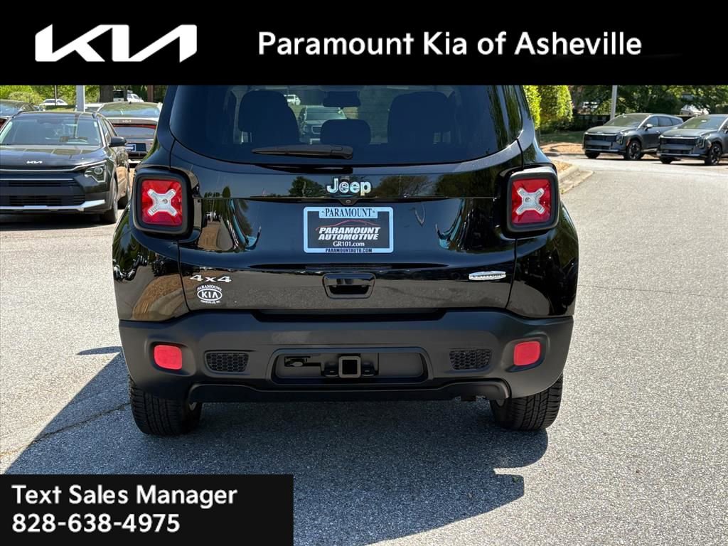 Used 2018 Jeep Renegade Latitude w/ Cold Weather Group AWD/4WD image 5