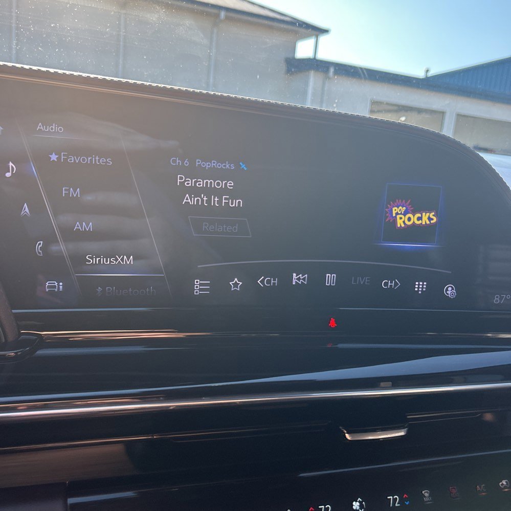 Used 2023 Cadillac Escalade ESV V image 17