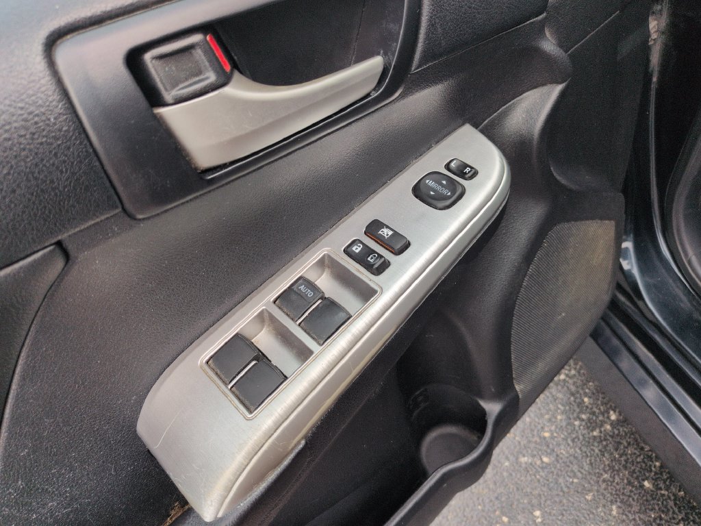 Used 2014 Toyota Camry SE w/ Moonroof Package FWD image 12